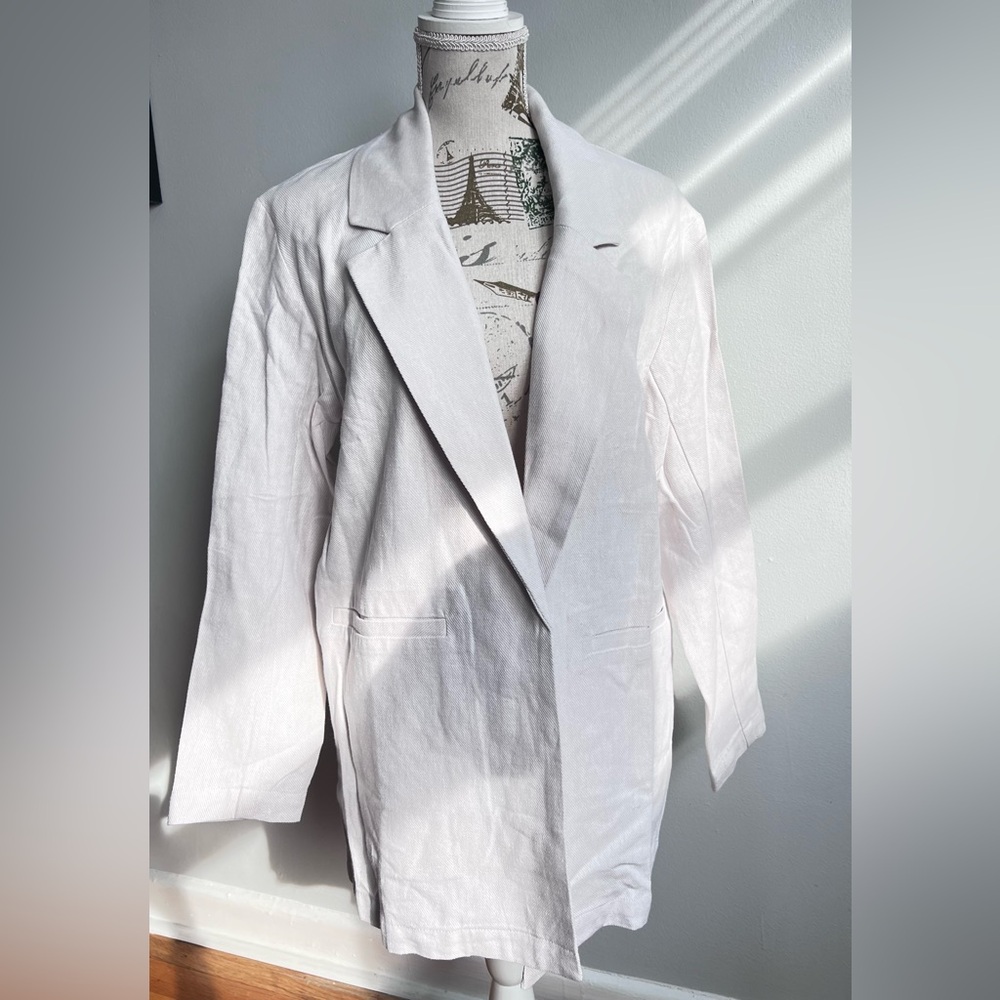 Elegant Women's Cream Blazer linen